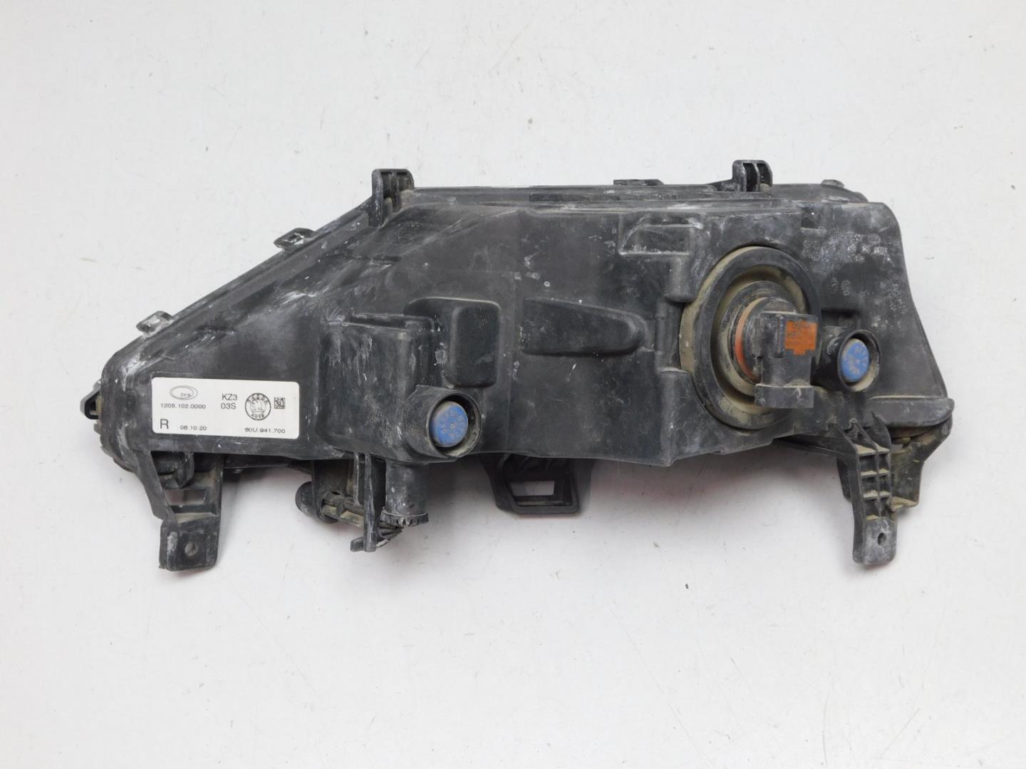 Фара противотуманная правая