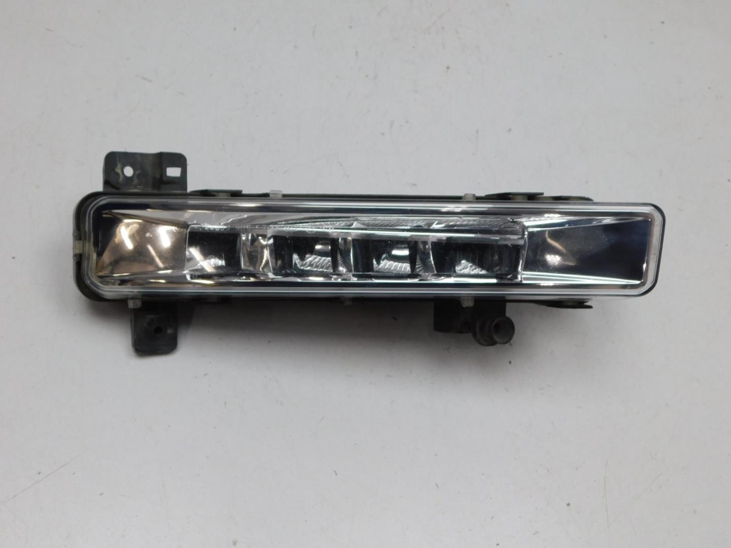 Фара противотуманная правая