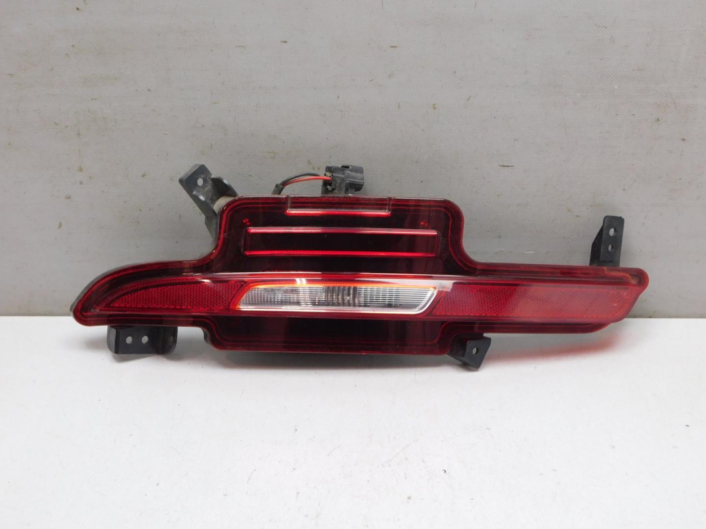 Фонарь задний в бампер левый