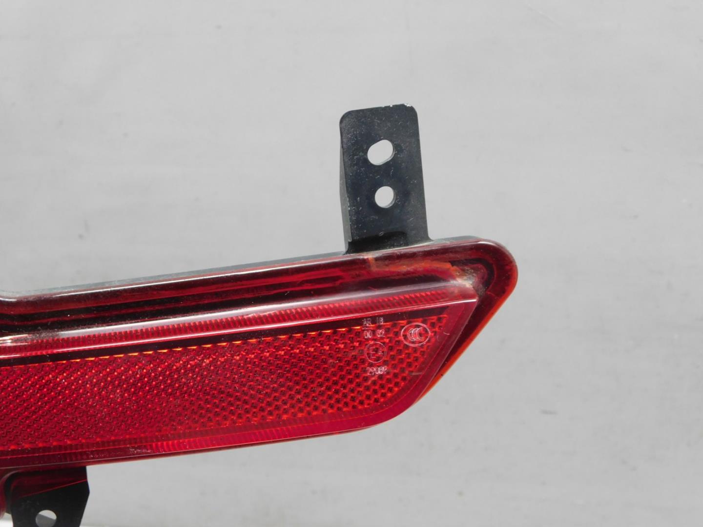 Фонарь задний в бампер левый