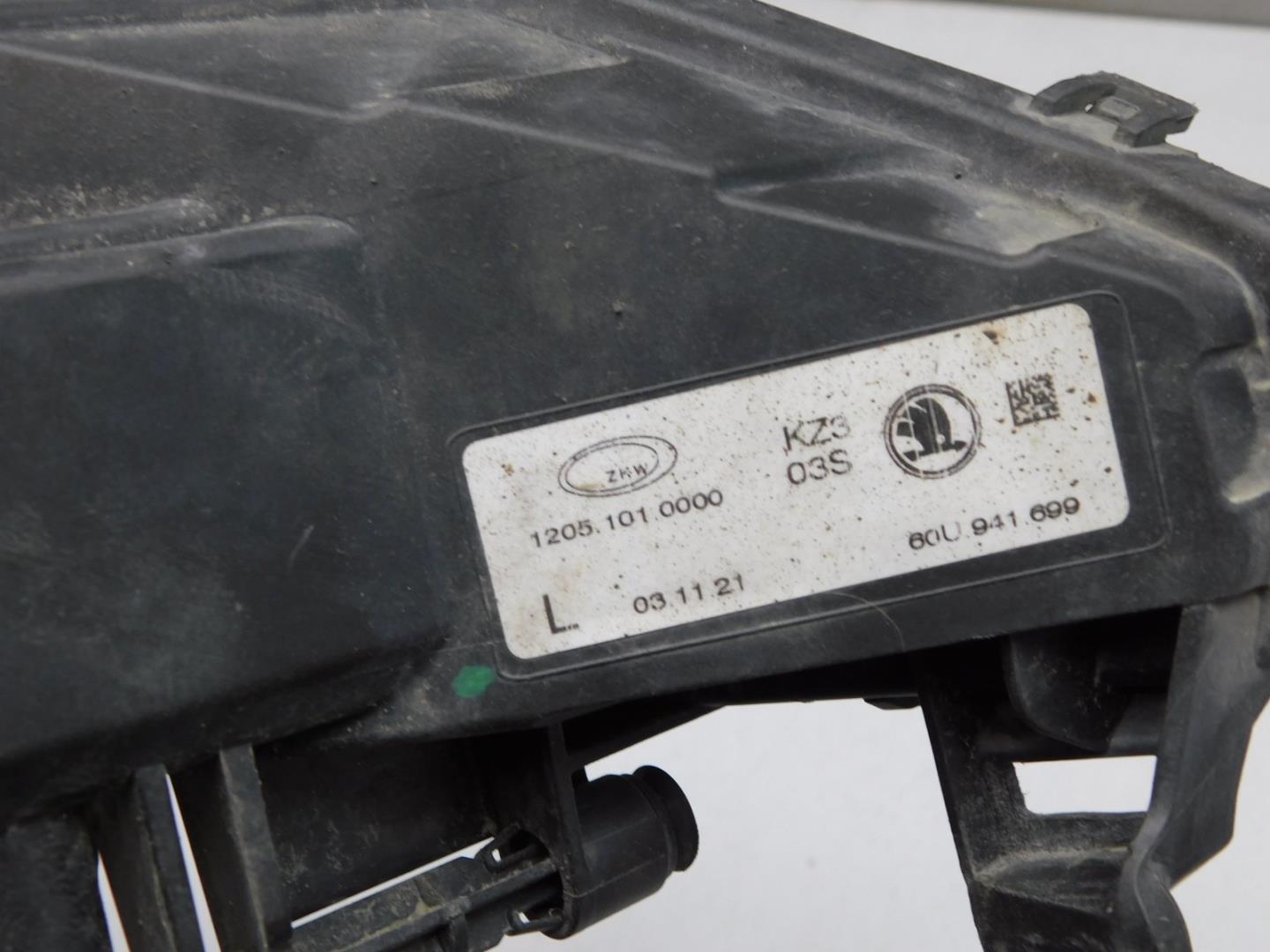 Фара противотуманная левая