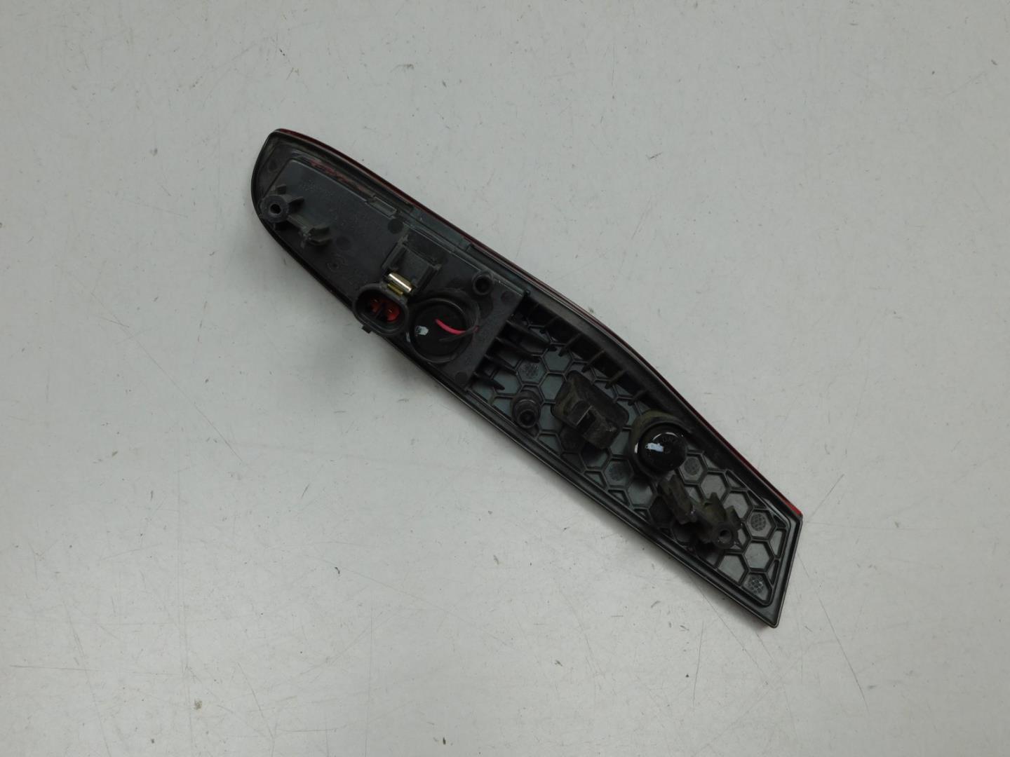 Фонарь задний в бампер правый