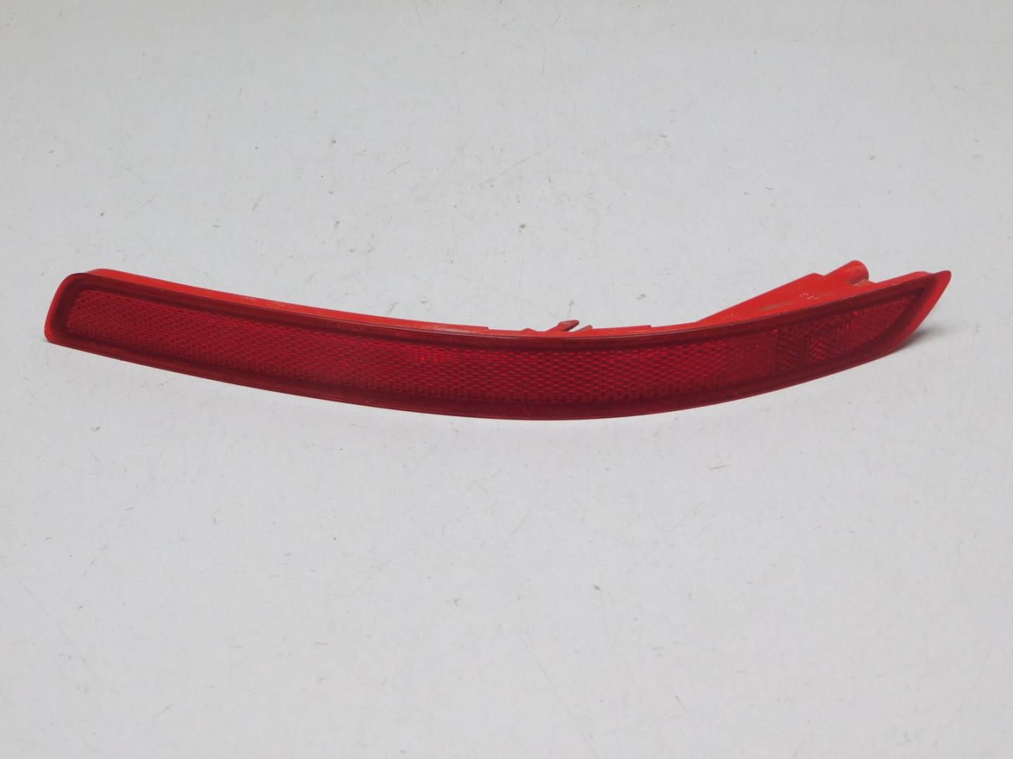 Фонарь задний в бампер правый