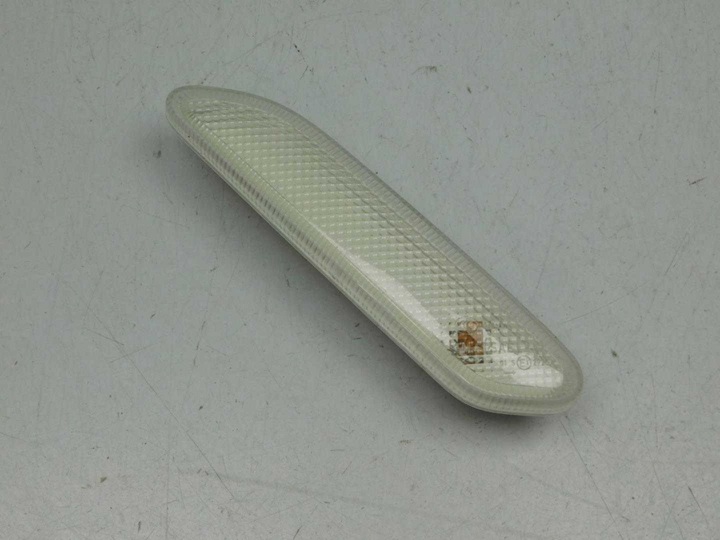 Повторитель поворота белый