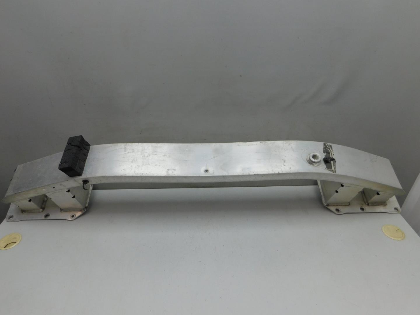 Усилитель переднего бампера