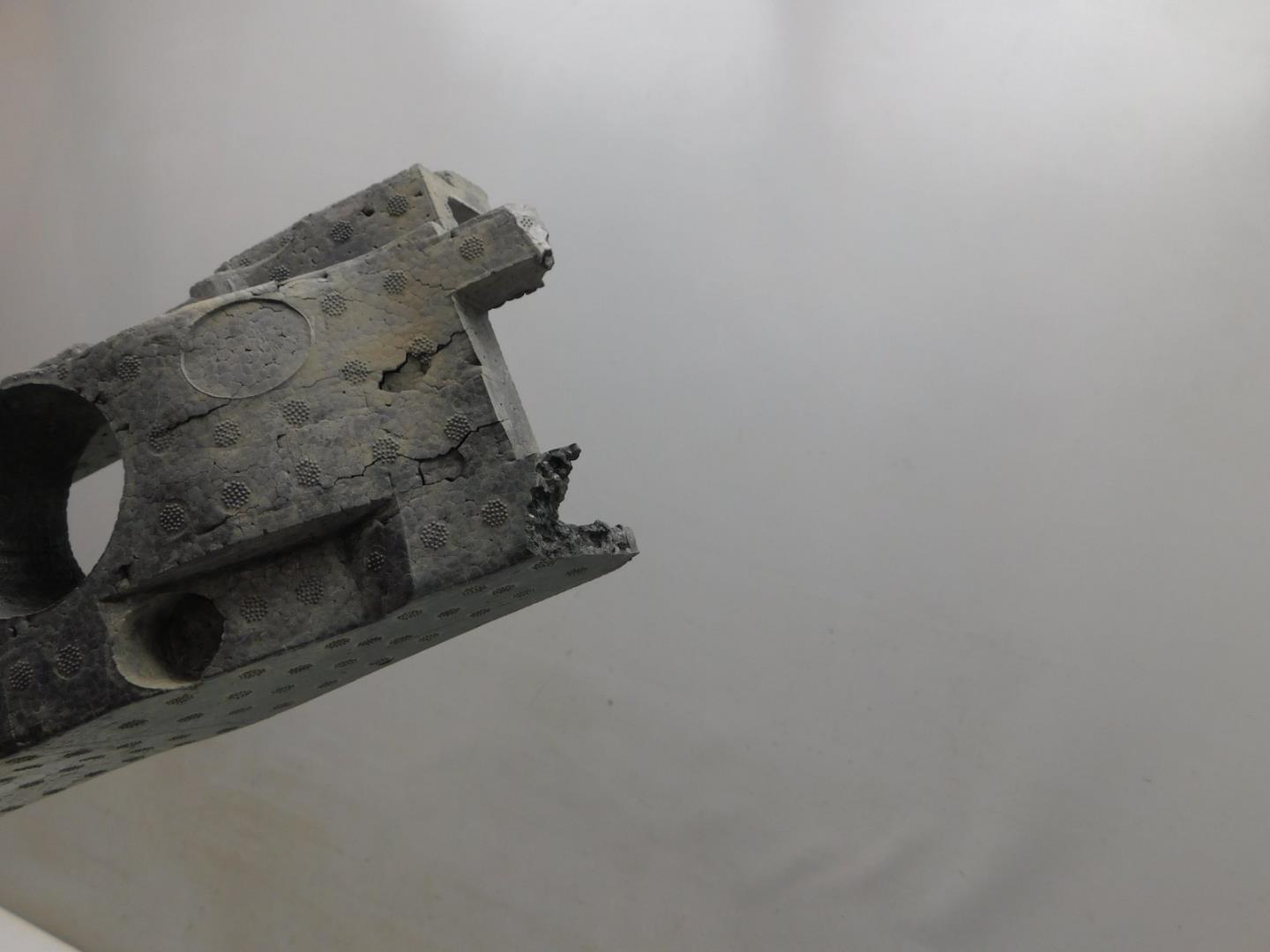 Усилитель переднего бампера