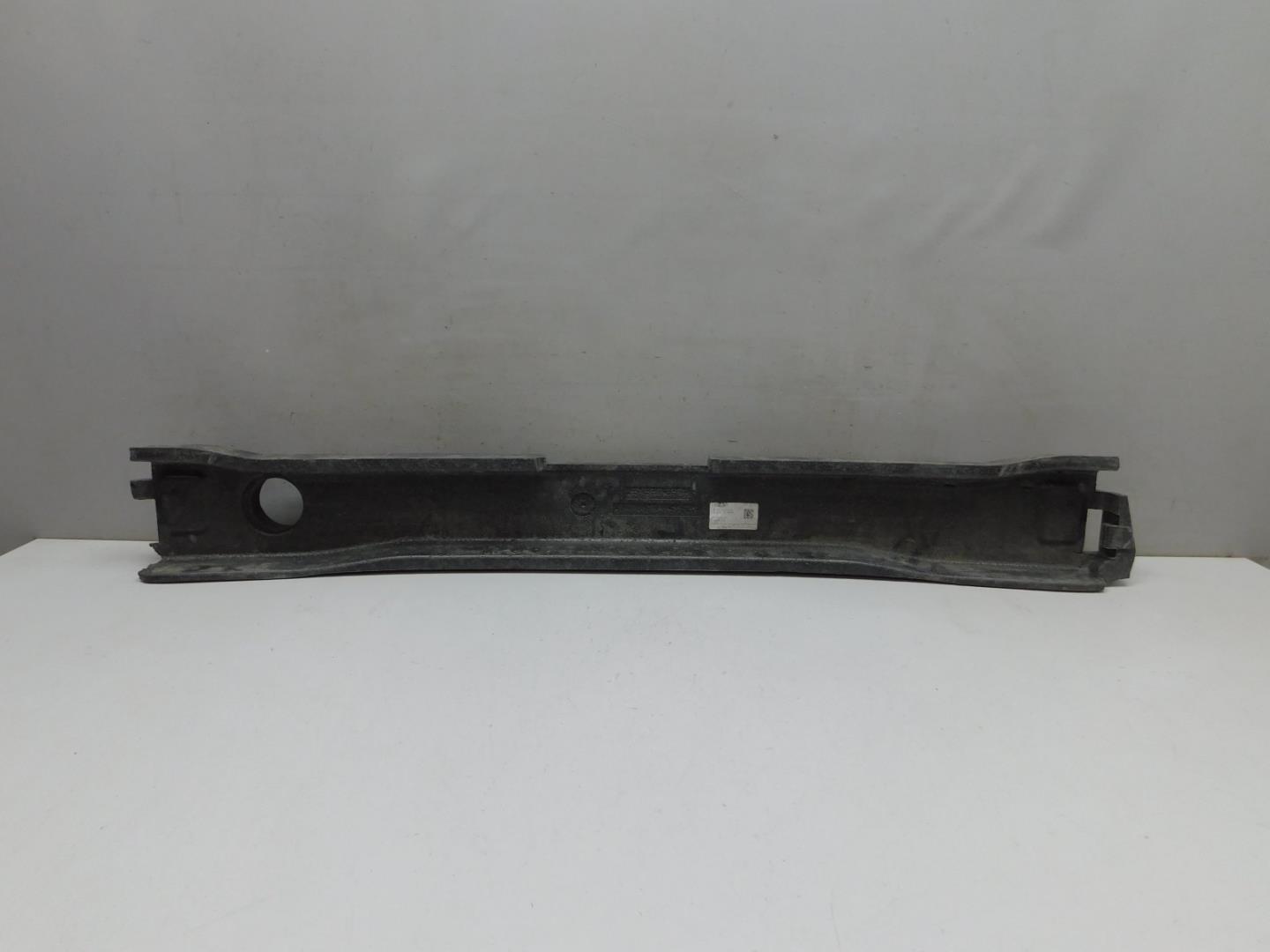 Усилитель переднего бампера