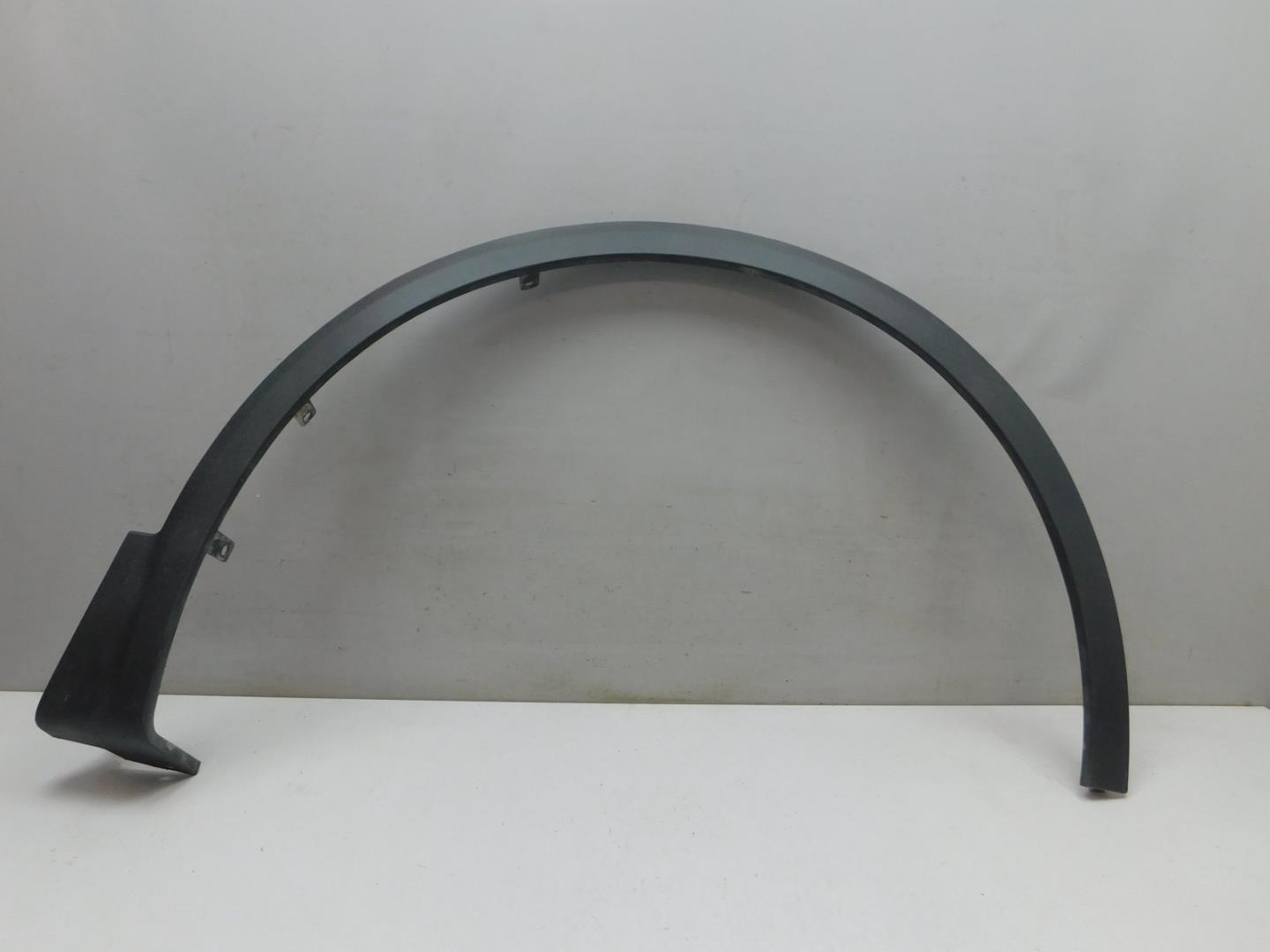 Накладка переднего крыла правого