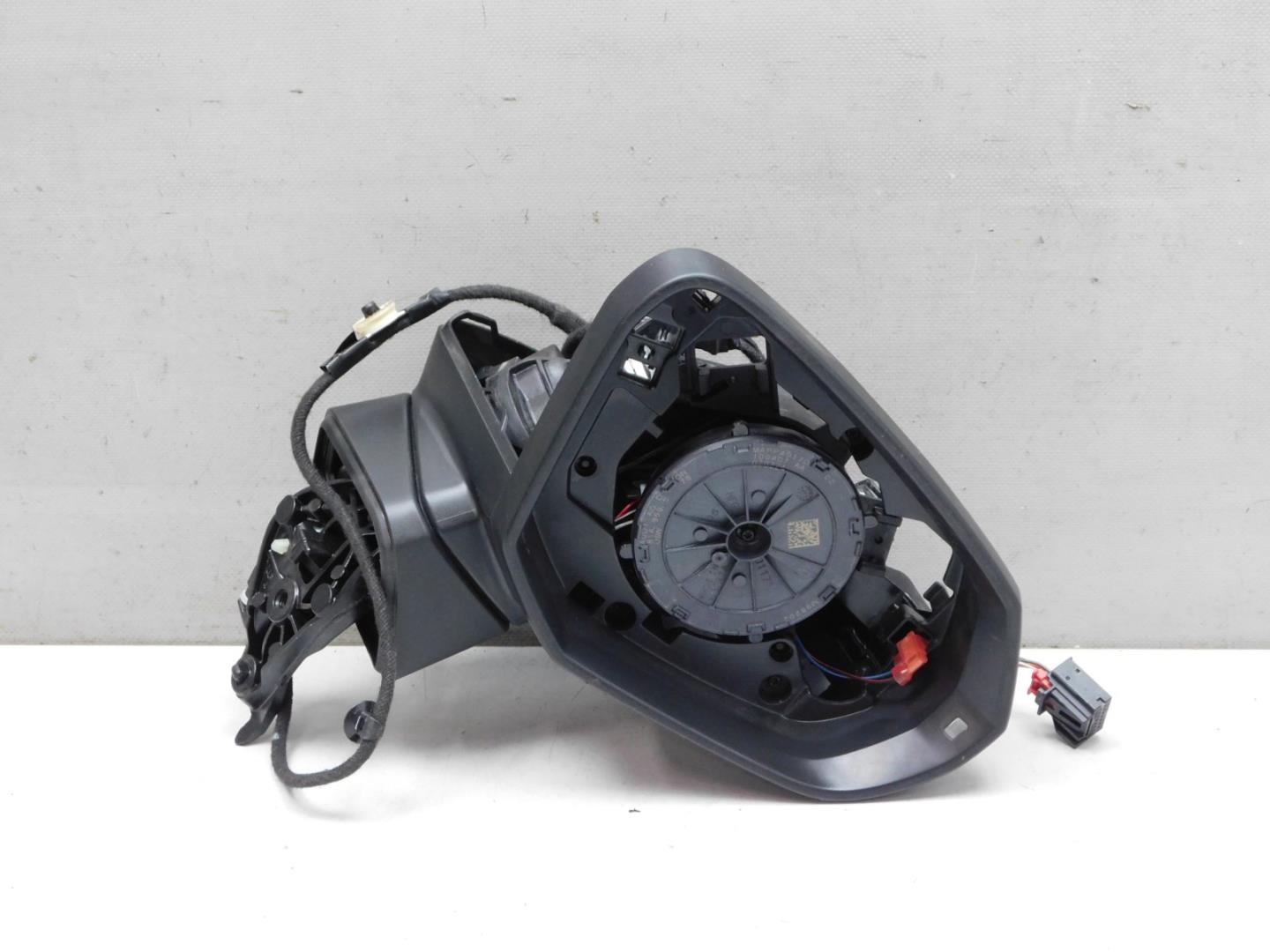 Зеркало правое электрическое