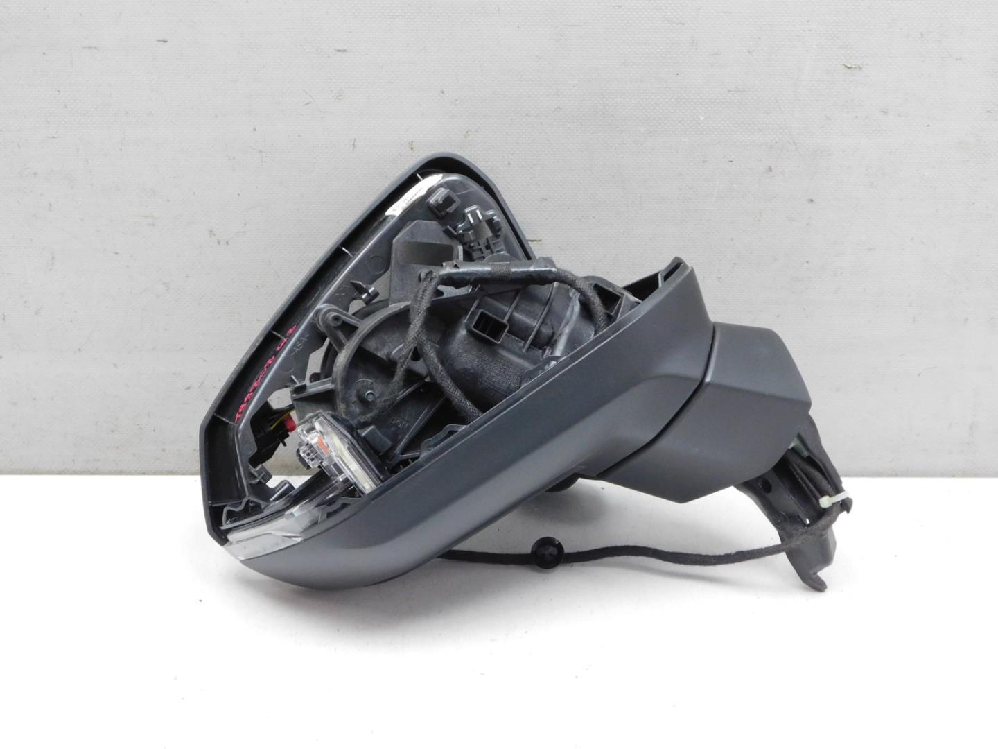 Зеркало правое электрическое