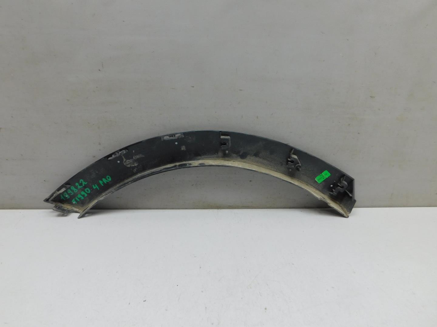 Накладка заднего крыла левого