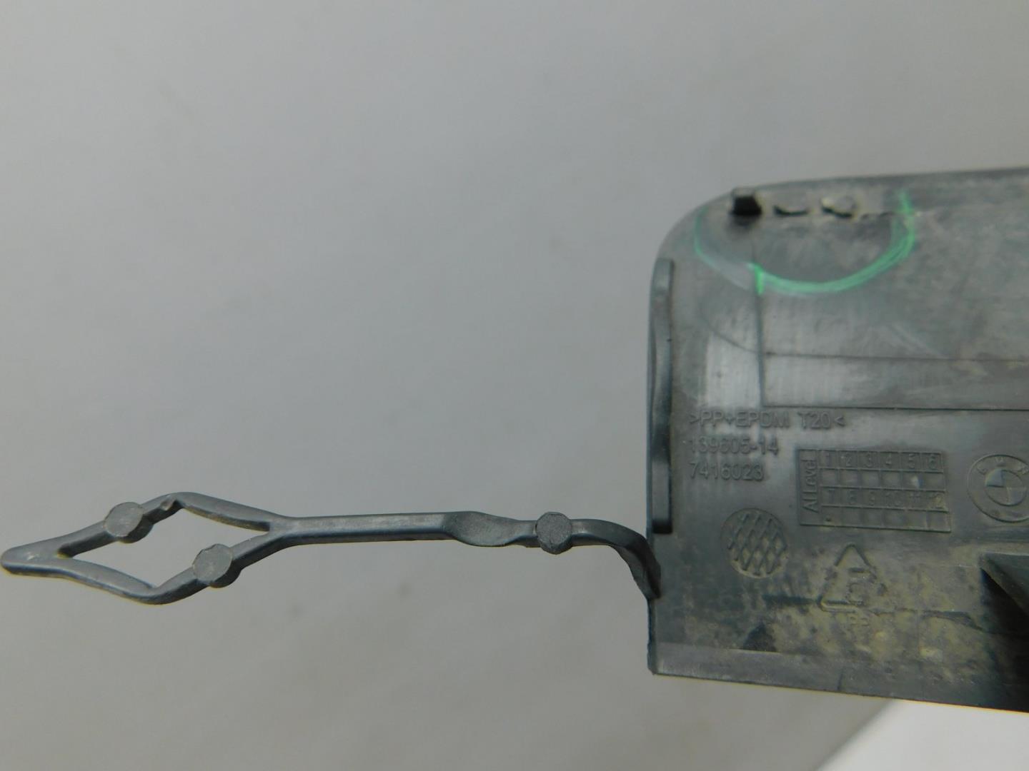 Заглушка буксировочного крюка