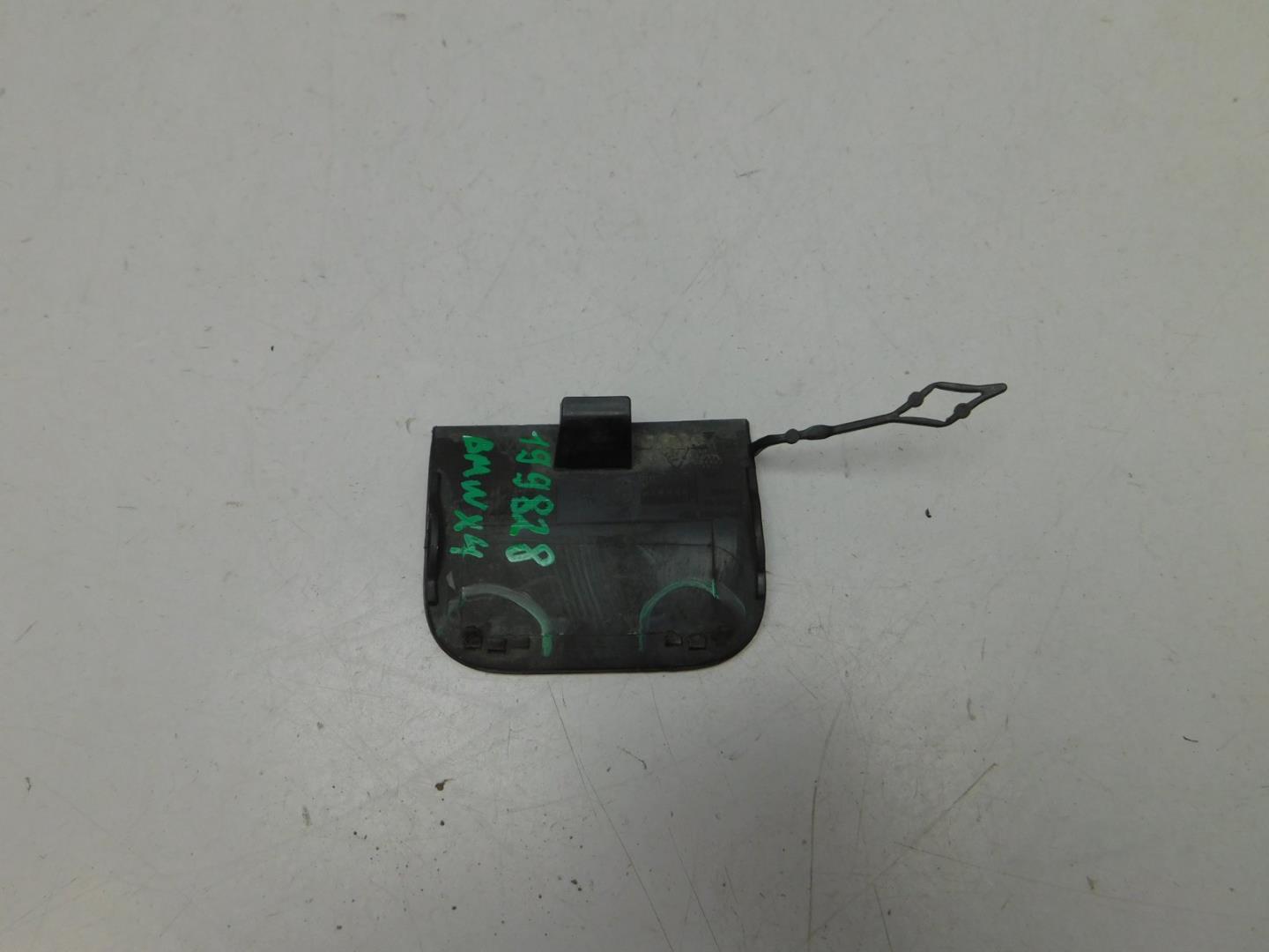 Заглушка буксировочного крюка