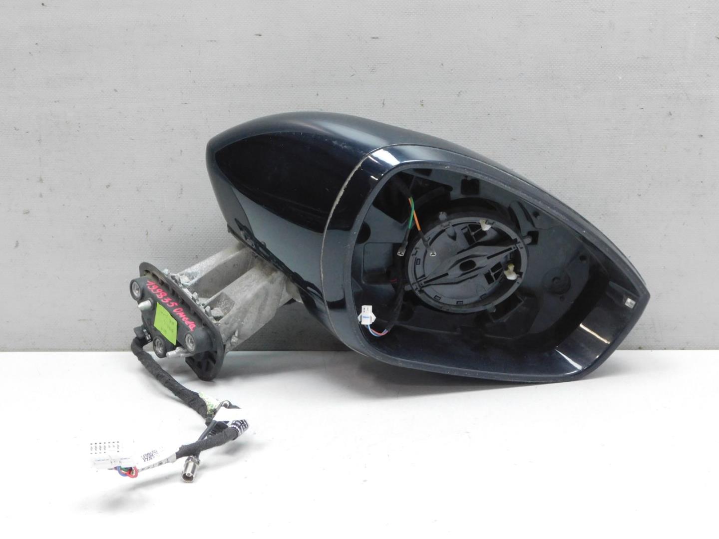 Зеркало правое электрическое