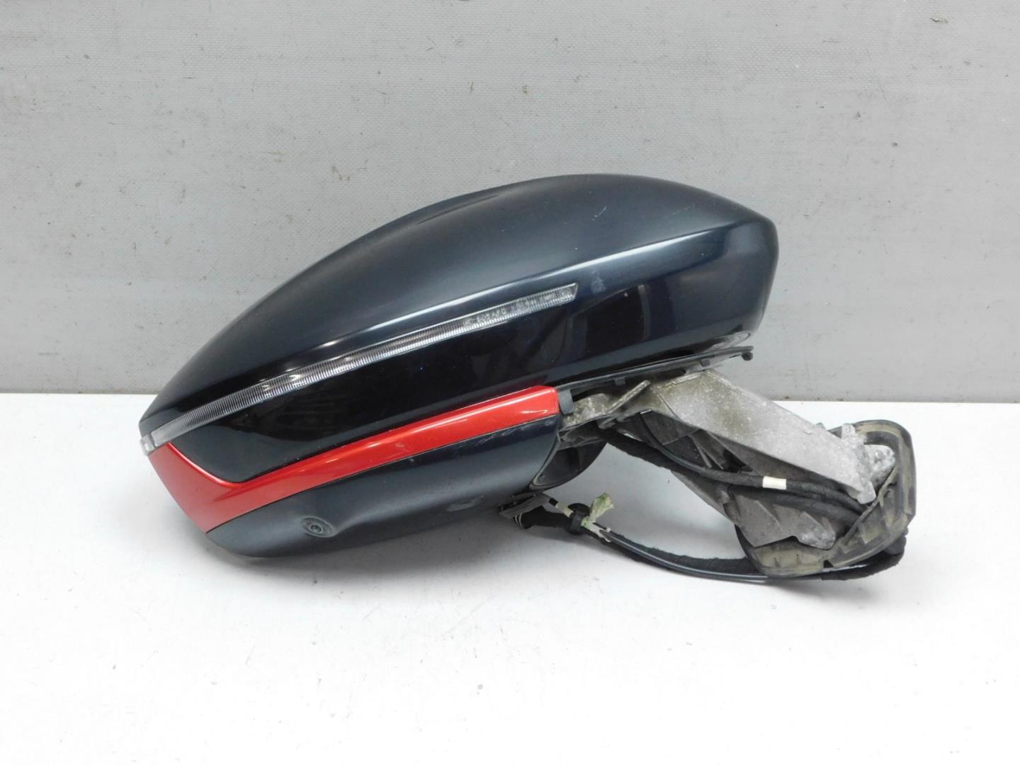 Зеркало правое электрическое