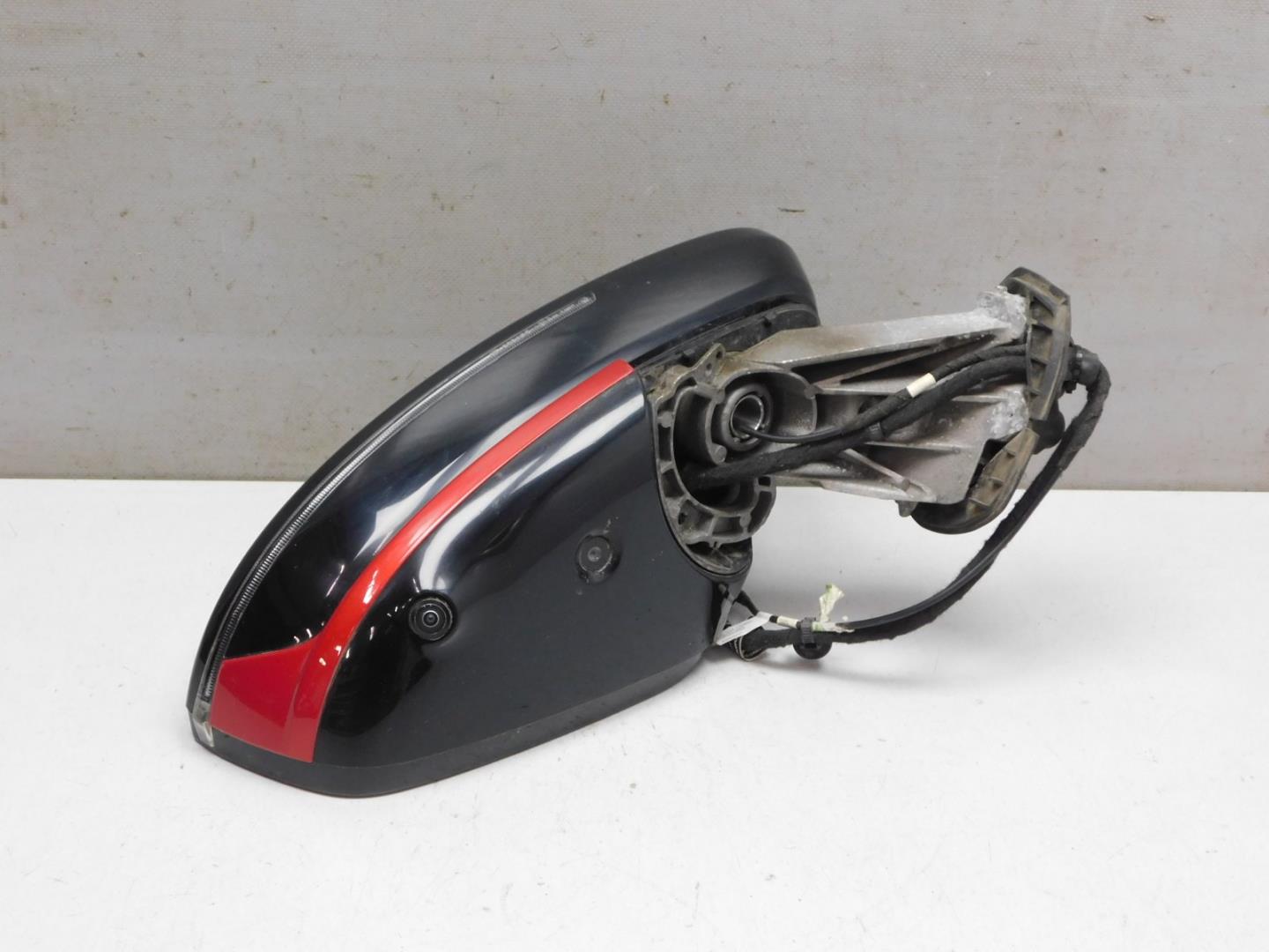 Зеркало правое электрическое