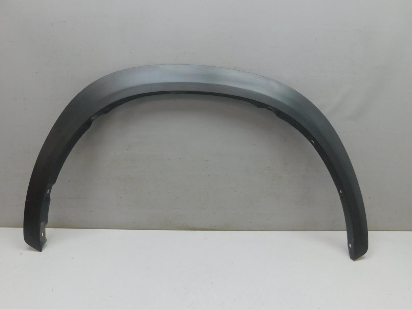 Накладка переднего крыла правого