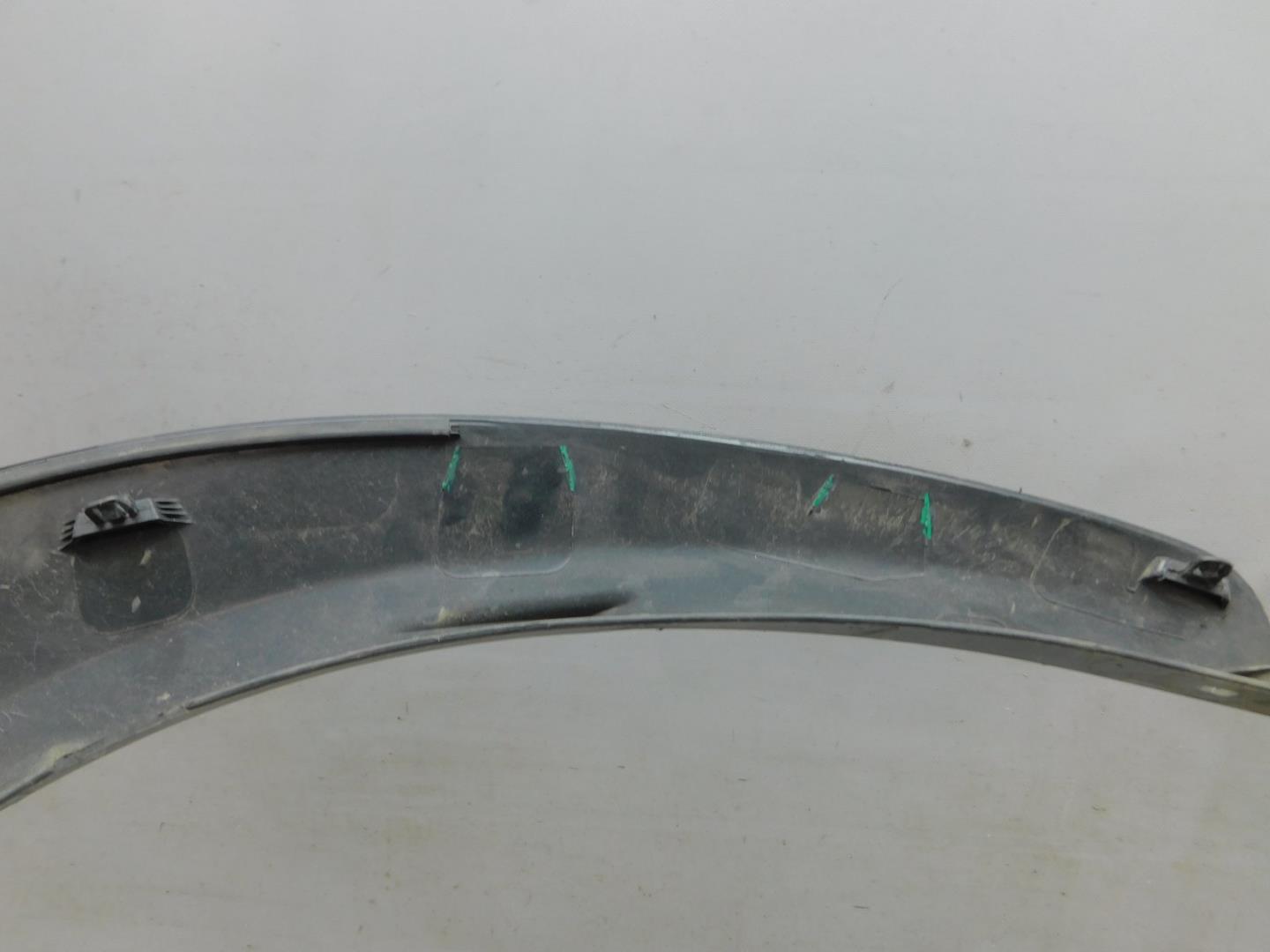 Накладка заднего крыла правого