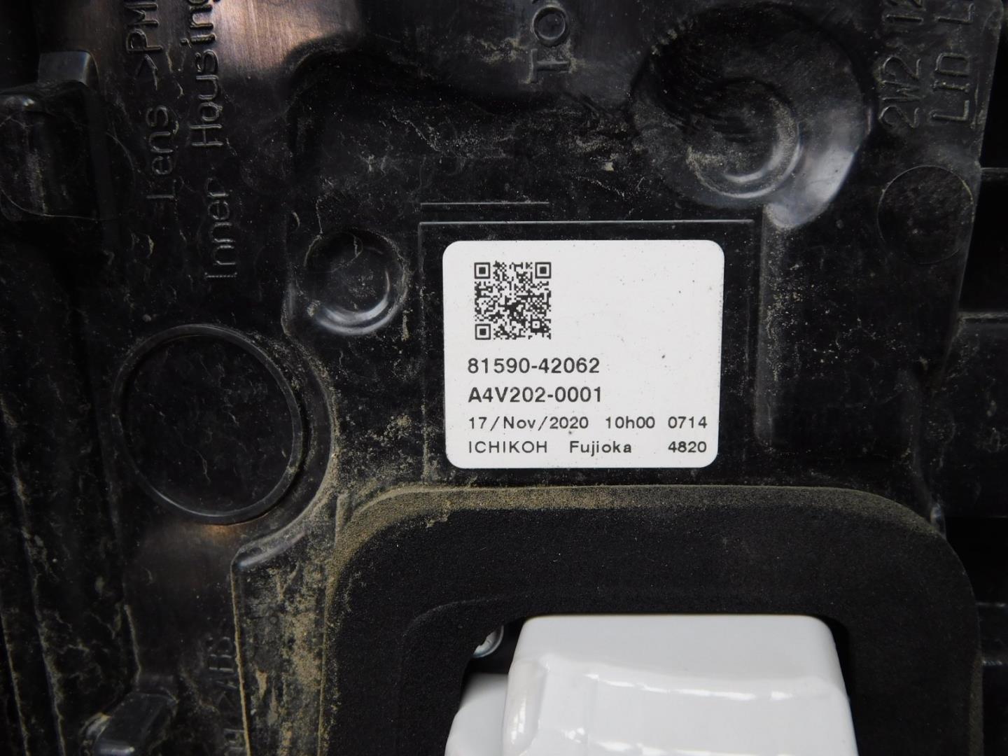 Фонарь задний внутренний левый