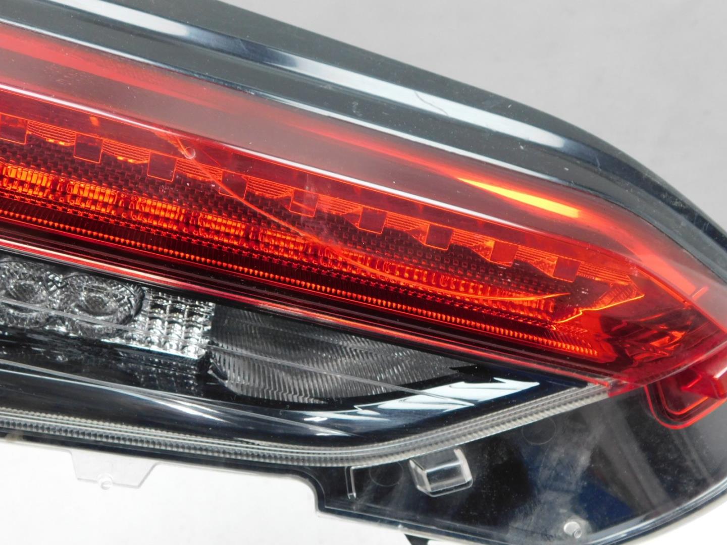 Фонарь задний внутренний левый