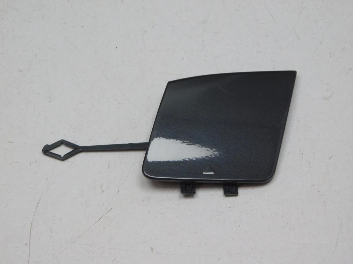 Заглушка буксировочного крюка