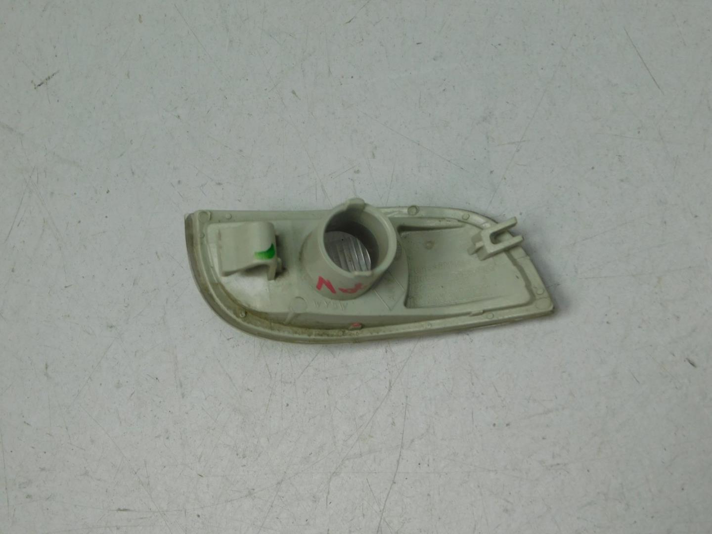 Повторитель поворота белый