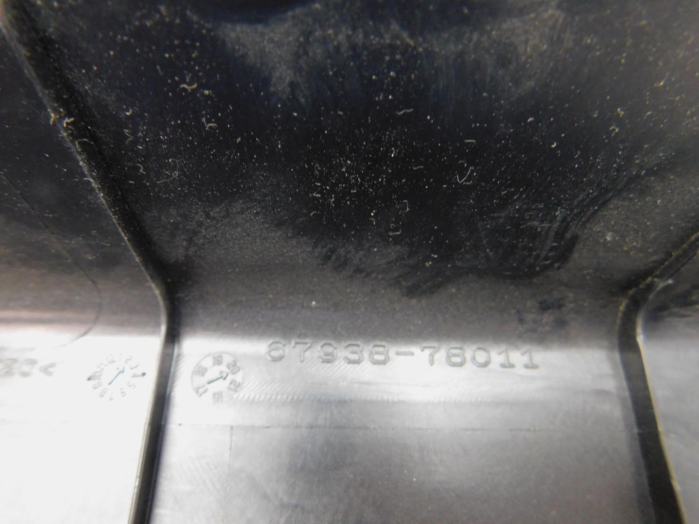 Обшивка двери багажника