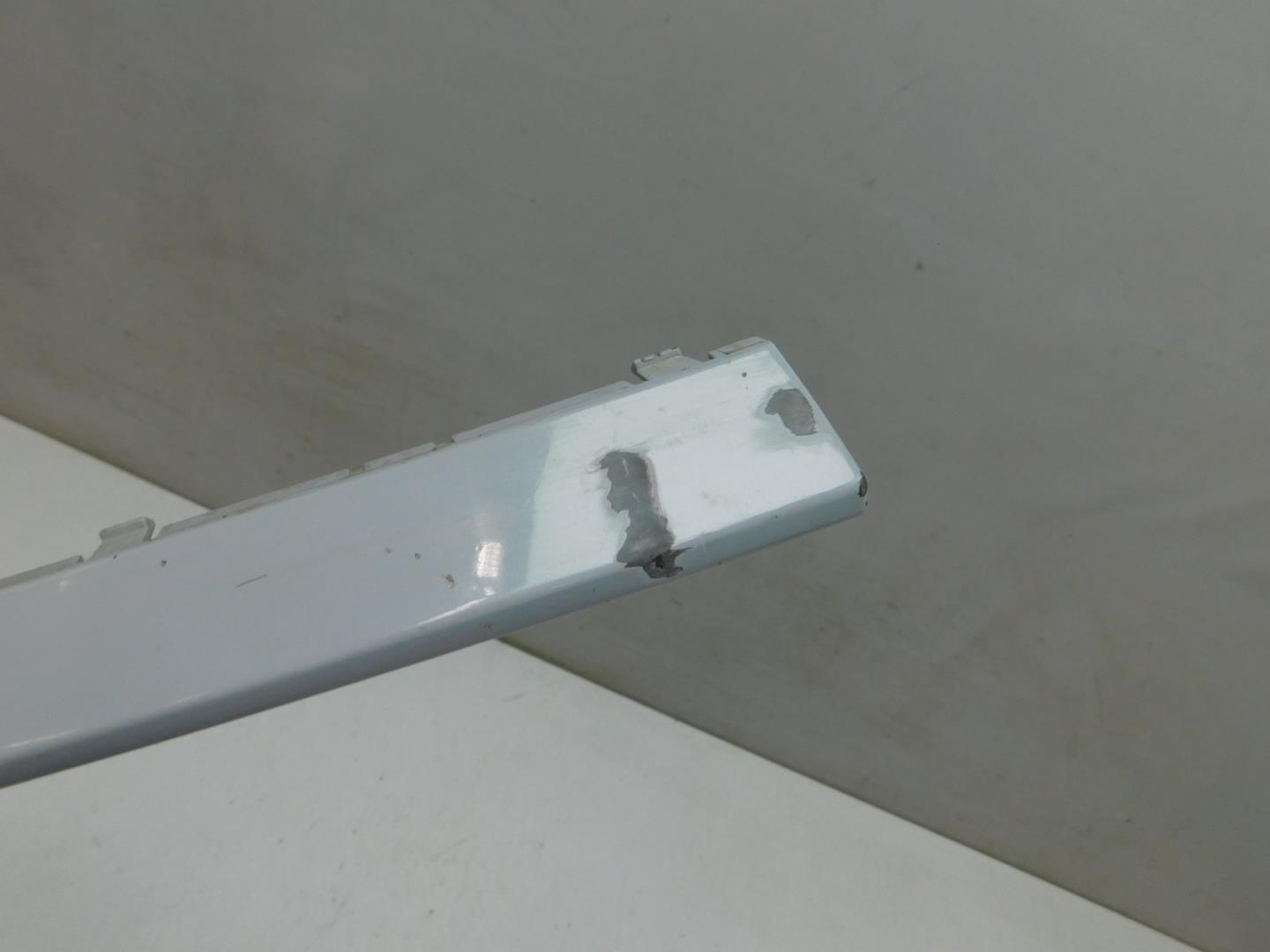 Молдинг переднего бампера