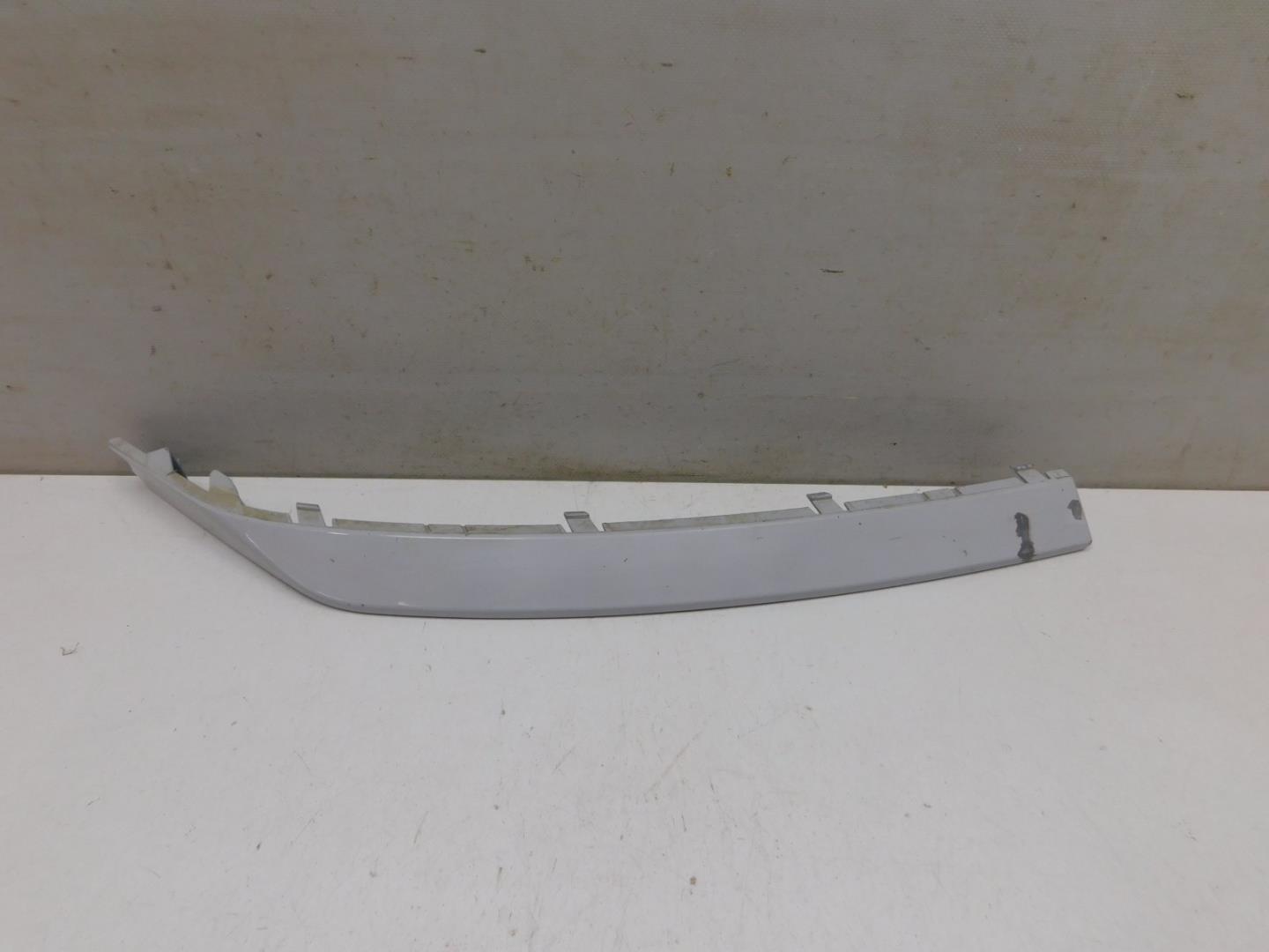 Молдинг переднего бампера