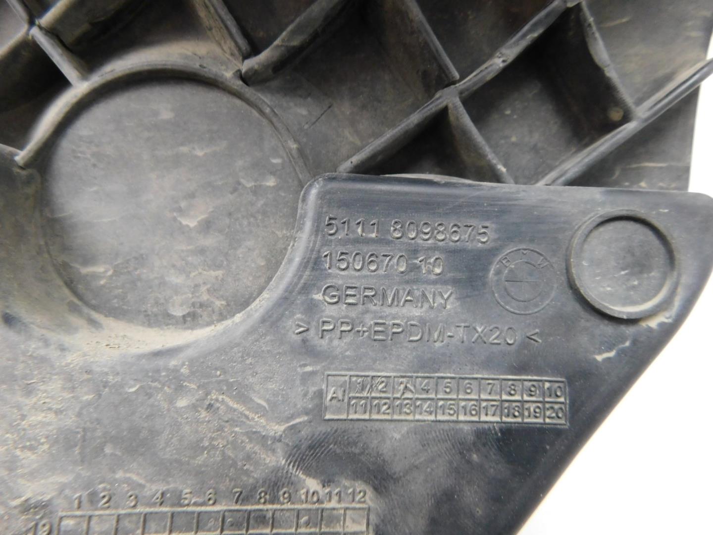 Кронштейн переднего бампера