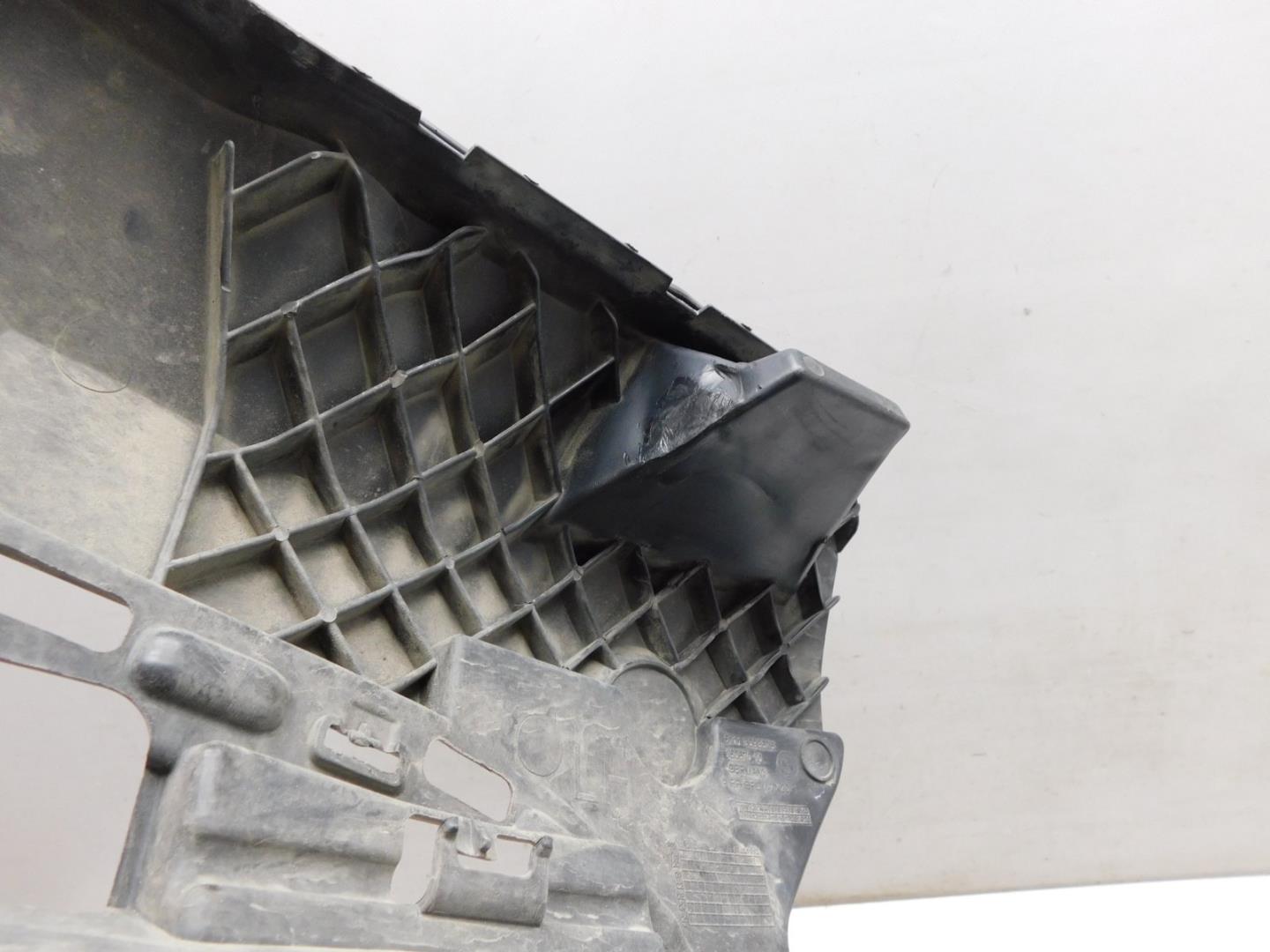 Кронштейн переднего бампера