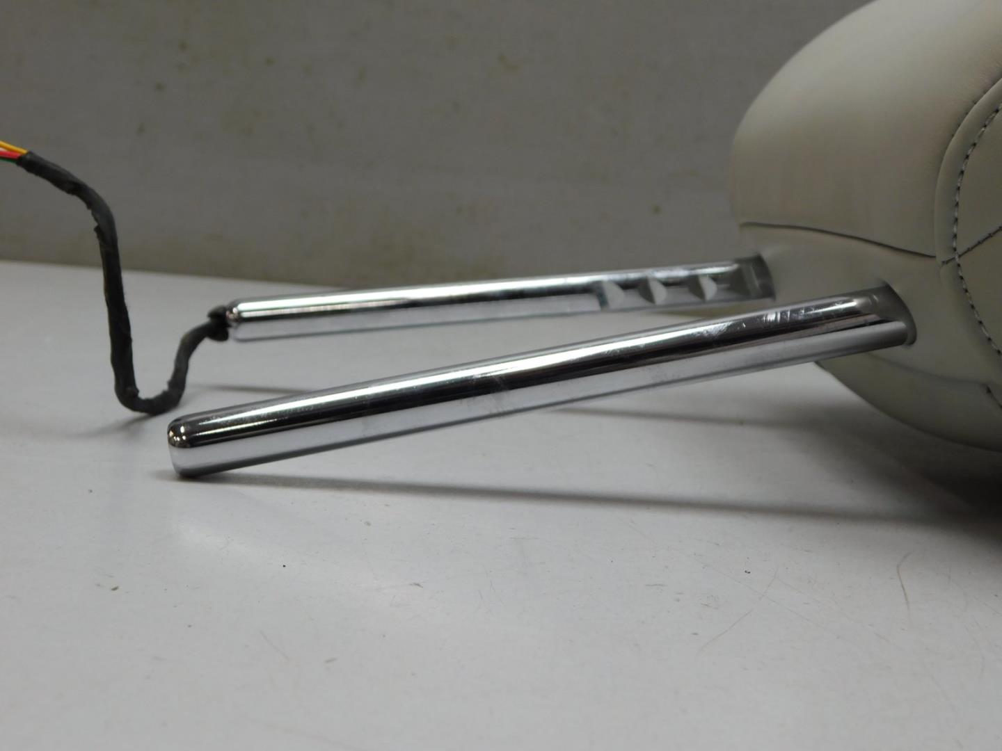 Подголовник сиденья