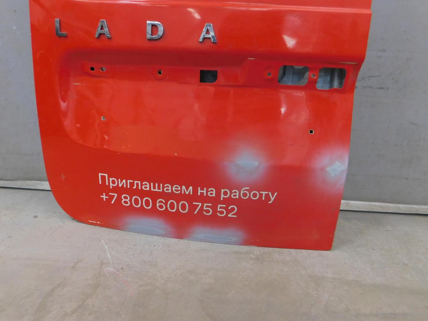 Дверь багажника