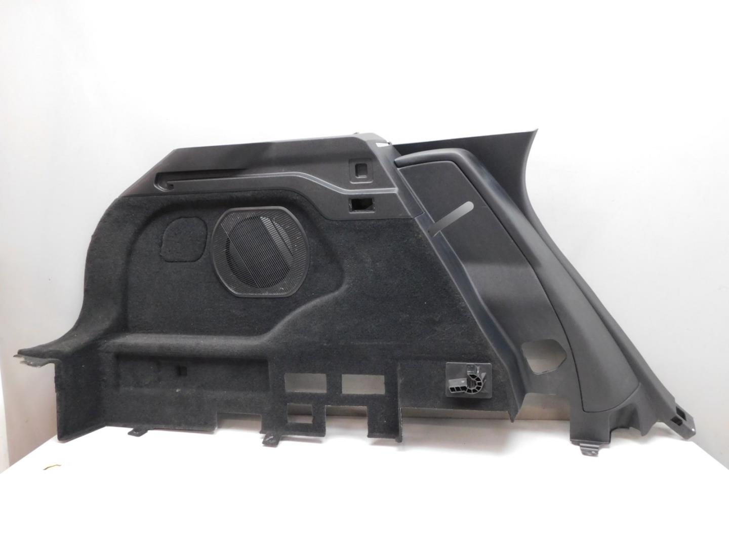 Обшивка багажника