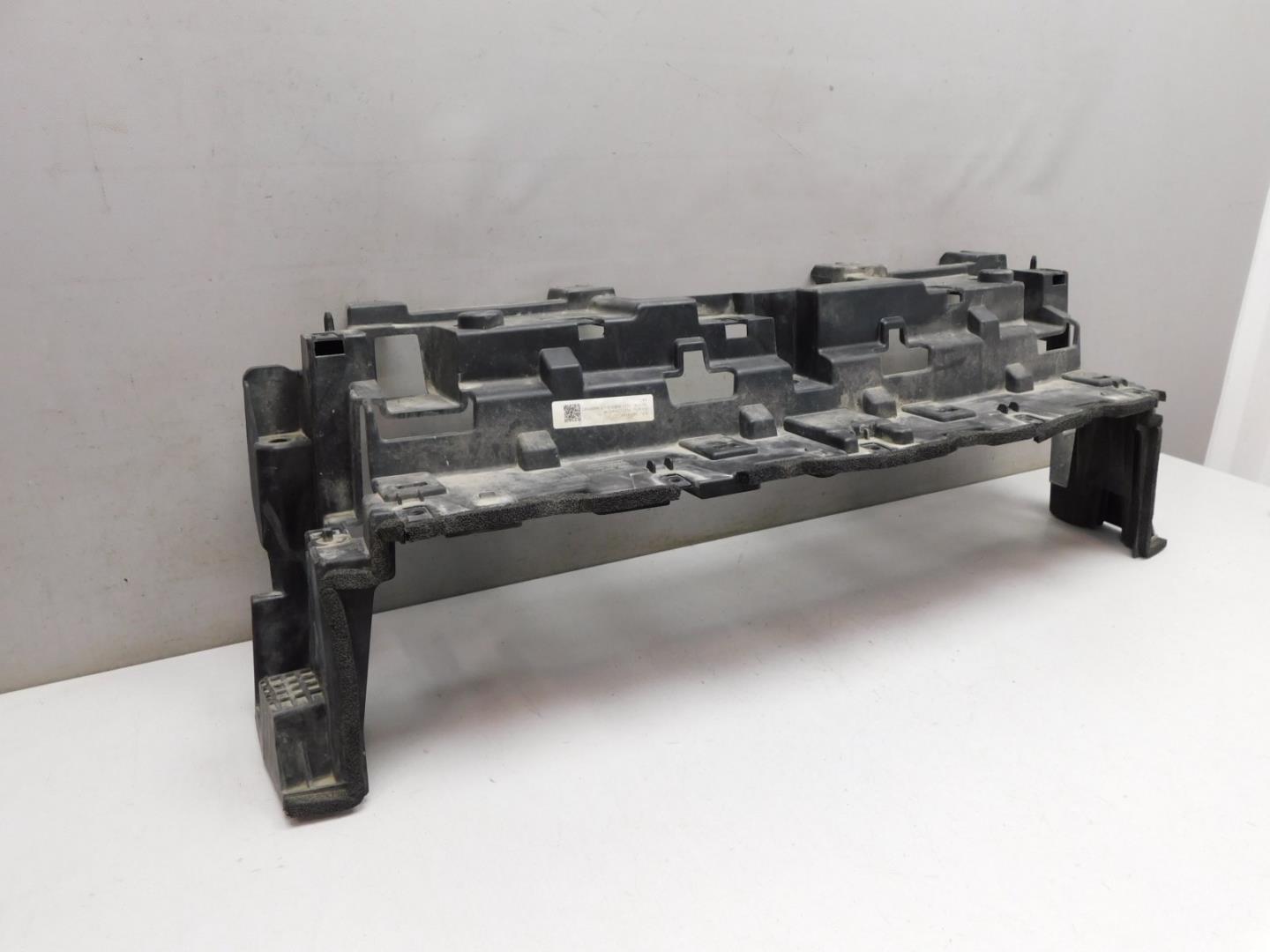 Кронштейн переднего бампера