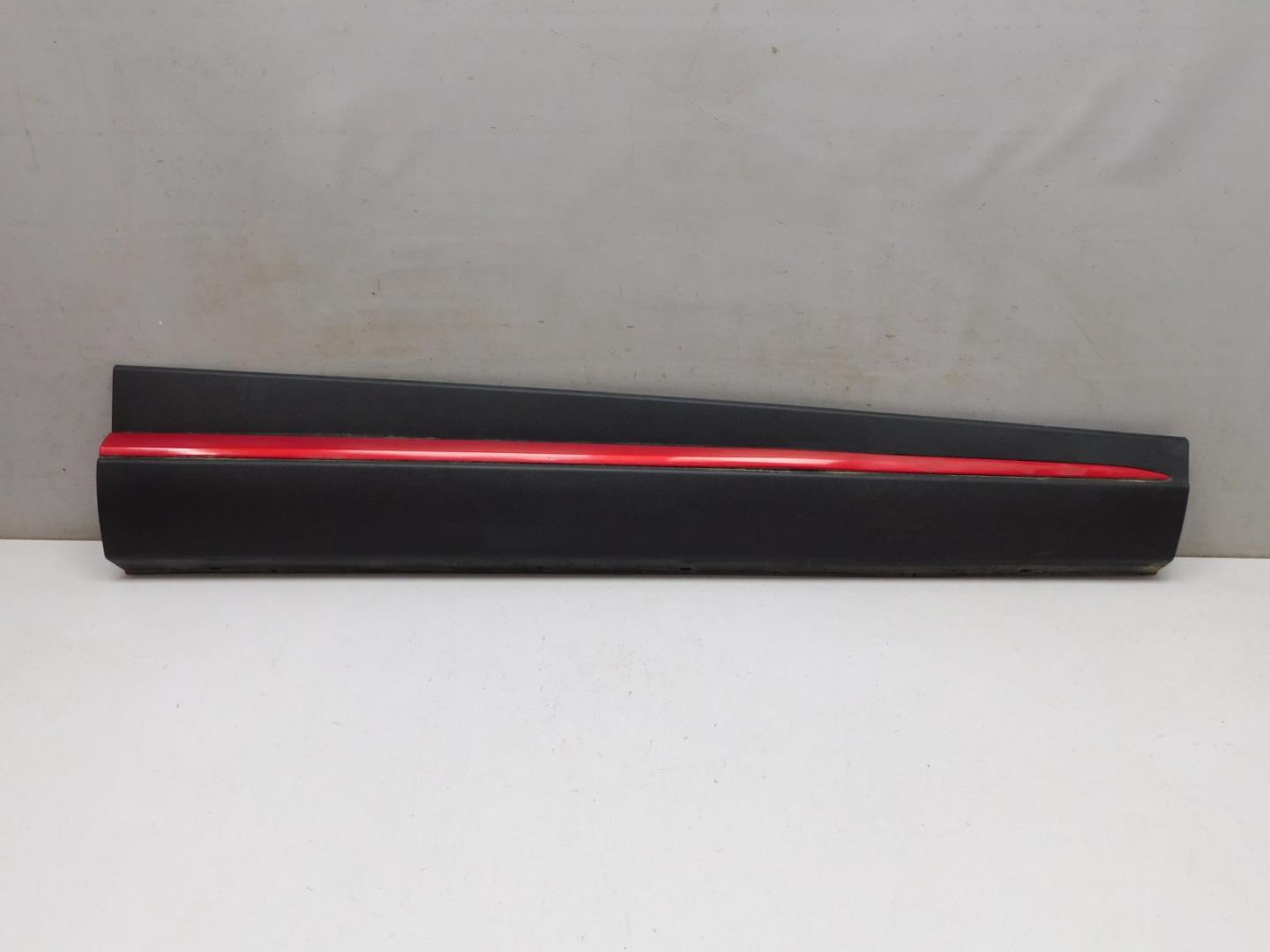 Накладка двери передней правой