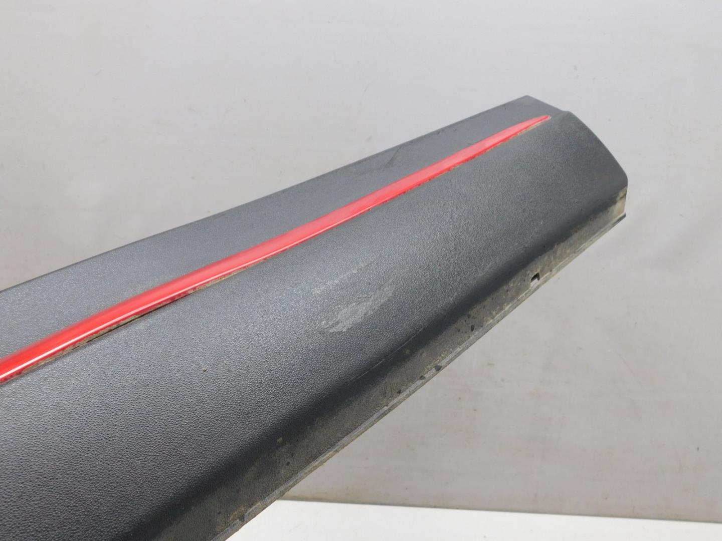 Накладка двери передней правой