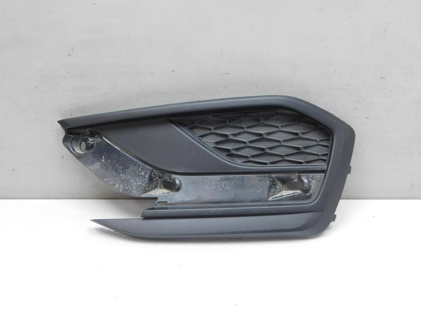 Решетка в бампер левая