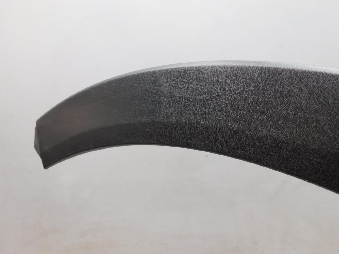 Накладка переднего крыла левого