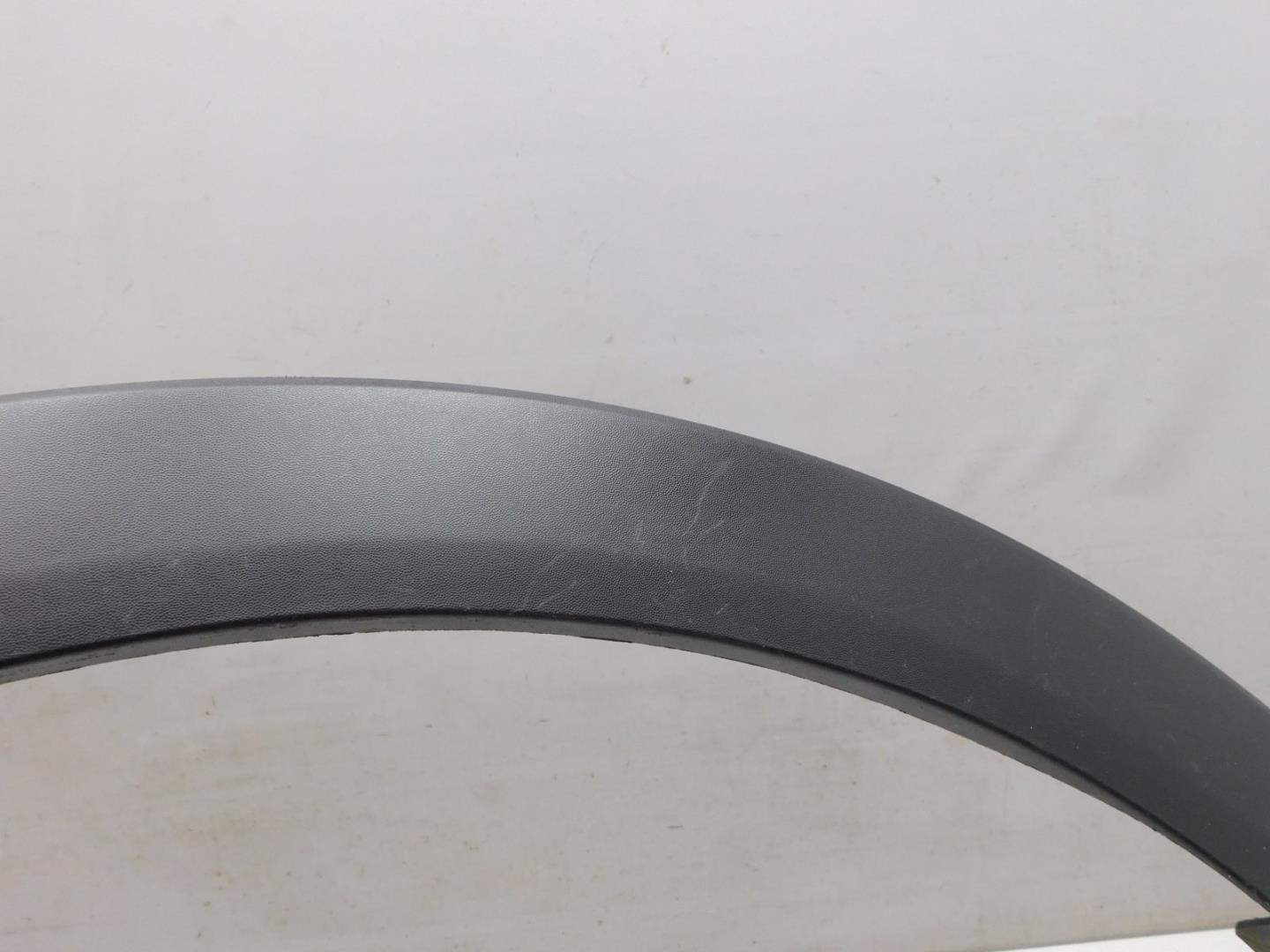 Накладка переднего крыла левого