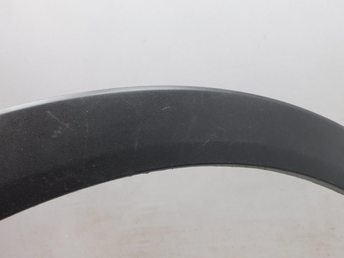 Накладка переднего крыла левого