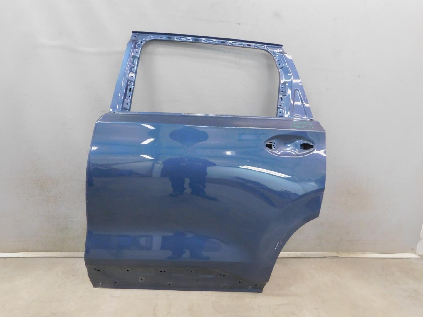 Дверь задняя левая