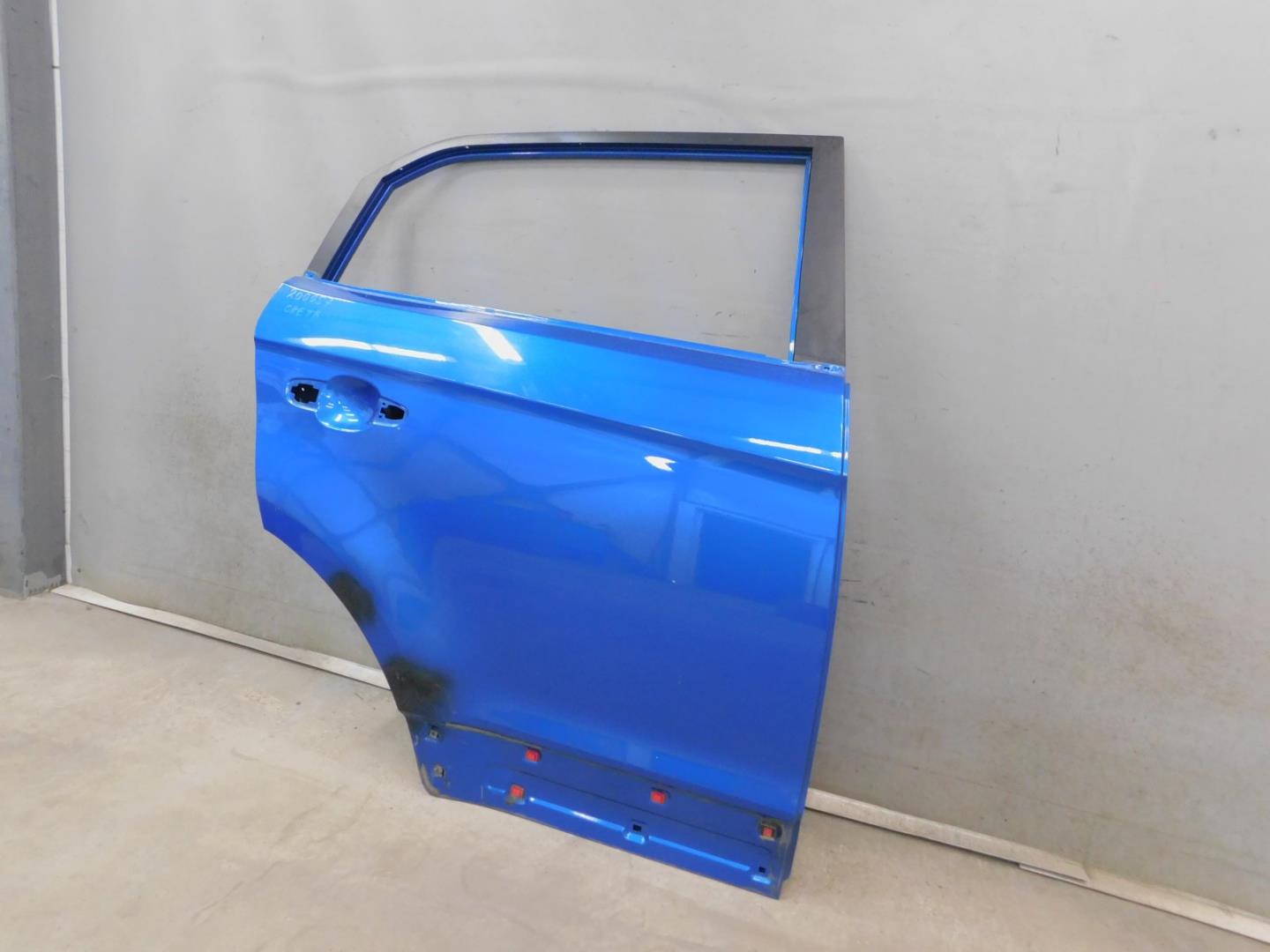 Дверь задняя правая