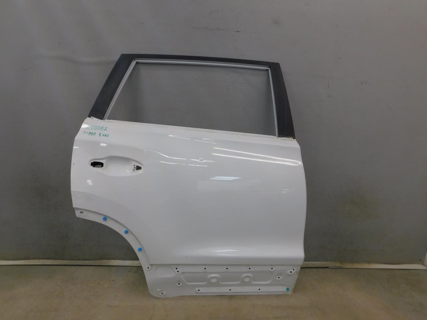 Дверь задняя правая