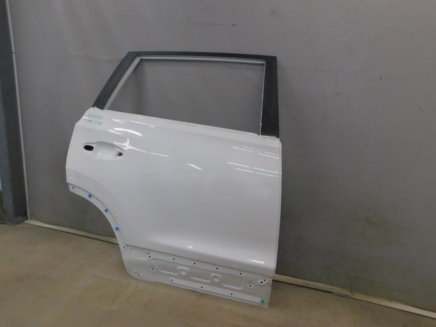 Дверь задняя правая