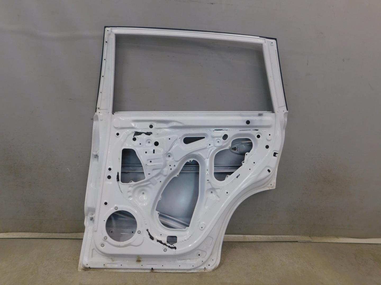 Дверь задняя правая