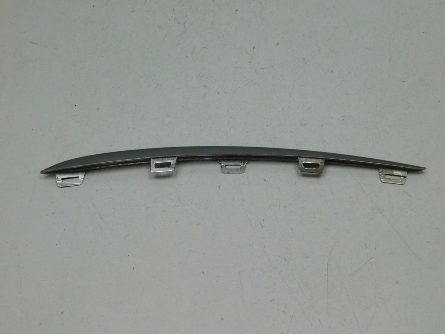 Молдинг переднего бампера