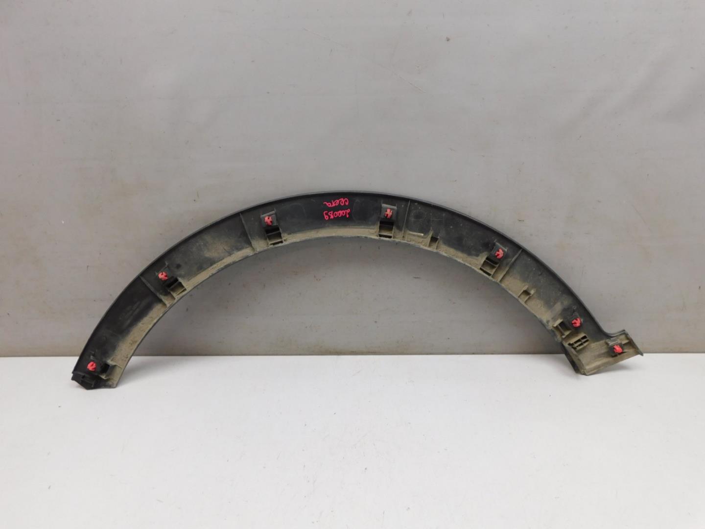 Накладка переднего крыла правого