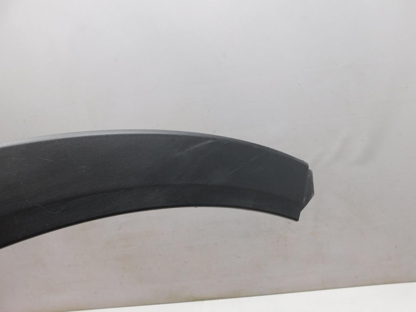 Накладка переднего крыла правого