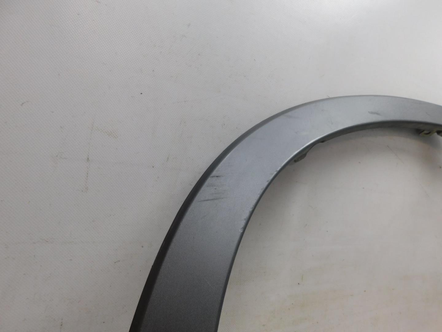 Накладка переднего крыла левого